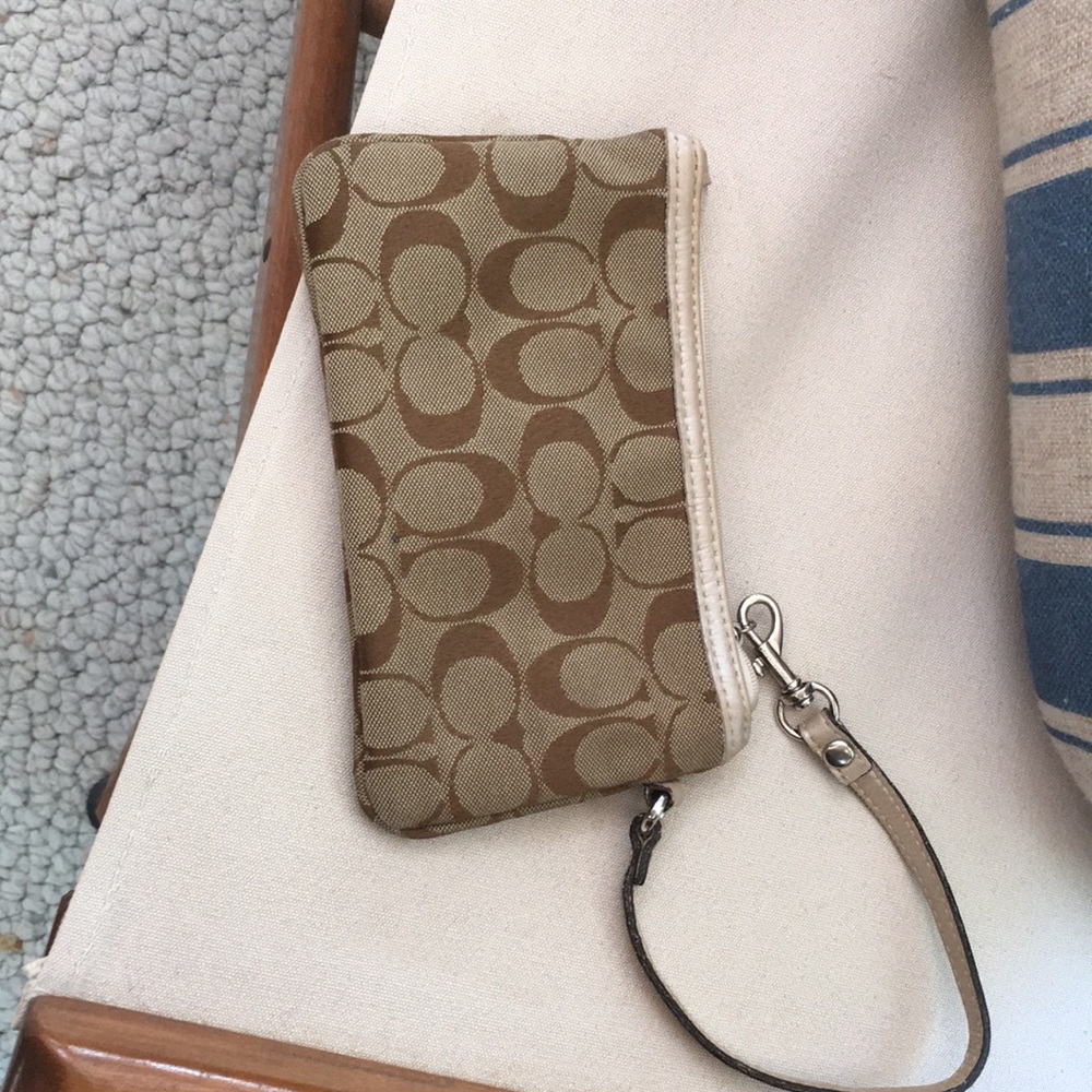 Coach corner zip wristlet, clean insides, zipper works well, fabric and leather. - Picture 2 of 3